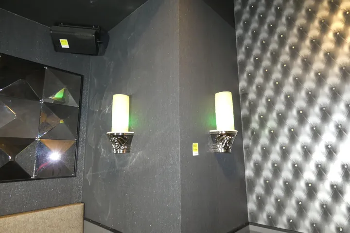 2x Wandhalter mit LED Kerze